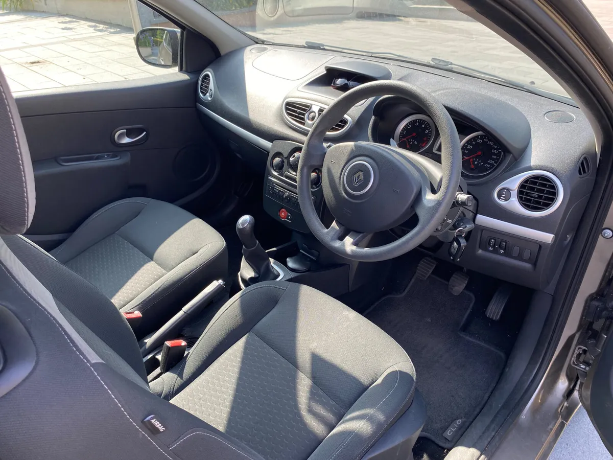 Renault Clio - 08725558536 - Image 2