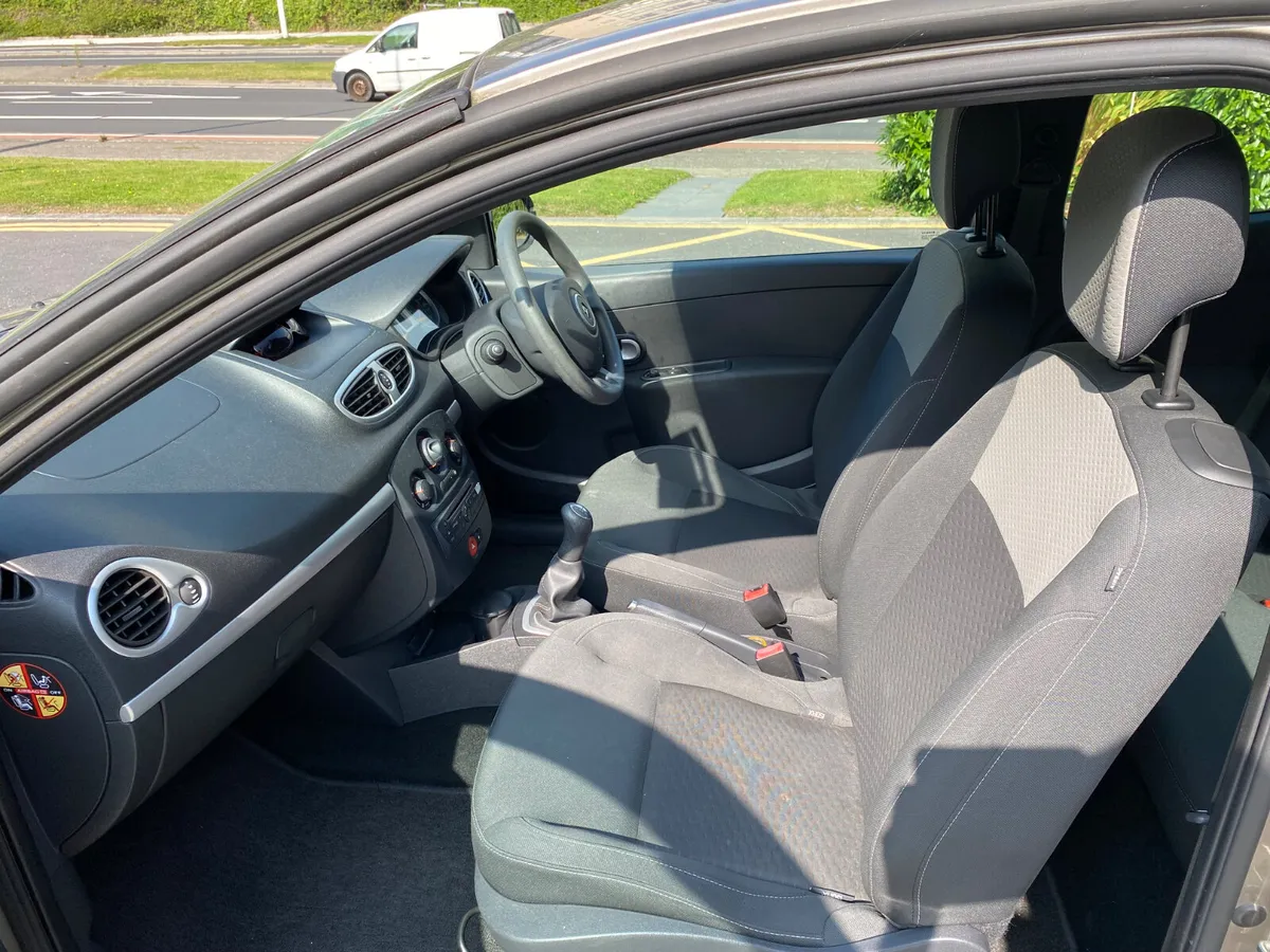 Renault Clio - 08725558536 - Image 3