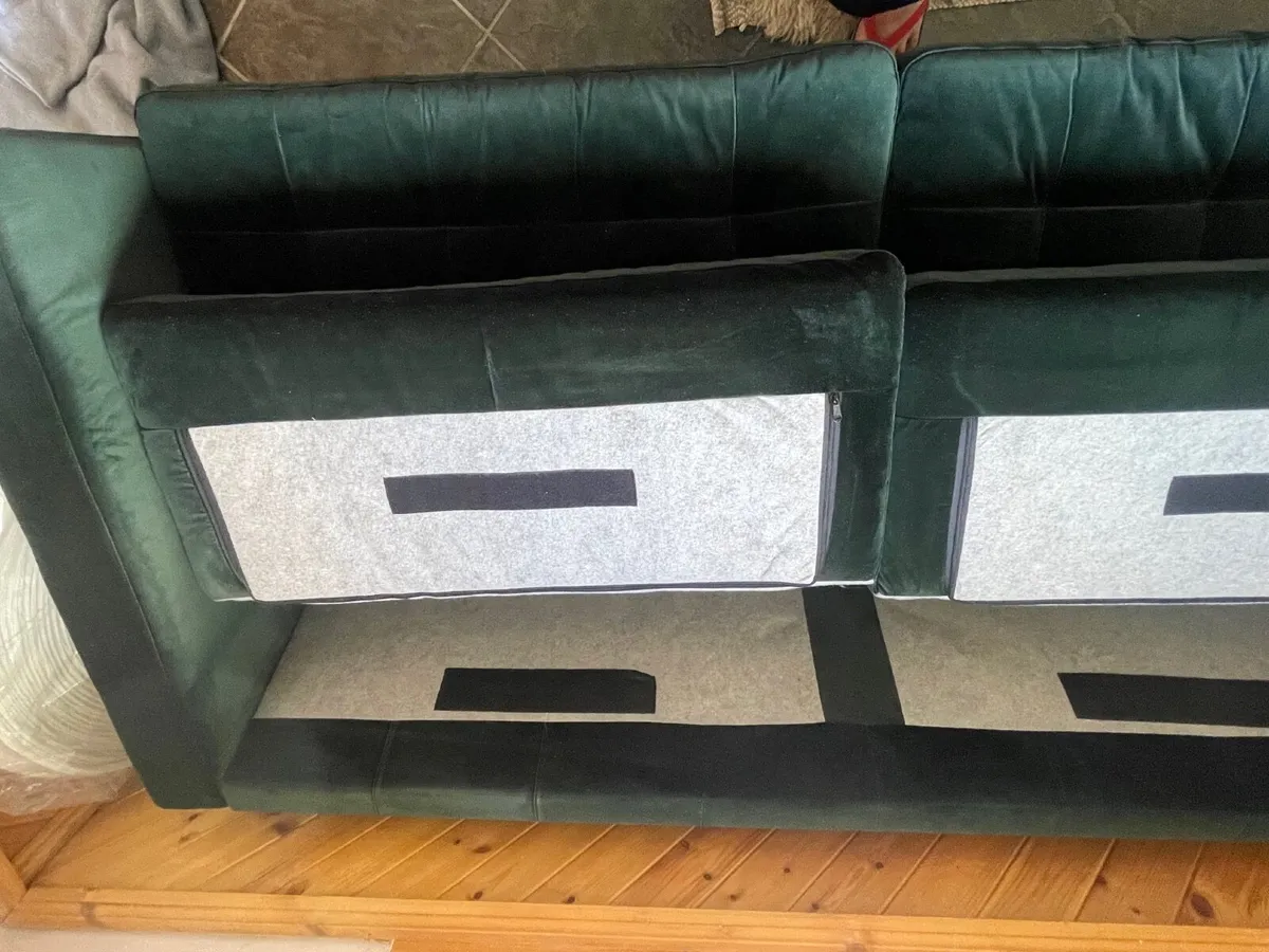 Sofa Landskrona IKEA 750 Euro new with lovespots - Image 4