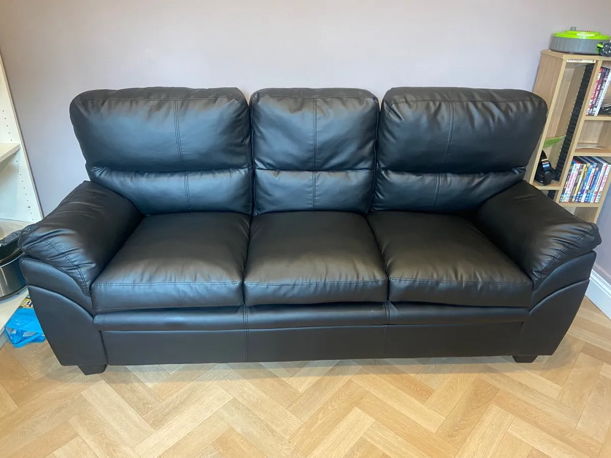 3 seater leather sofa - Image 2