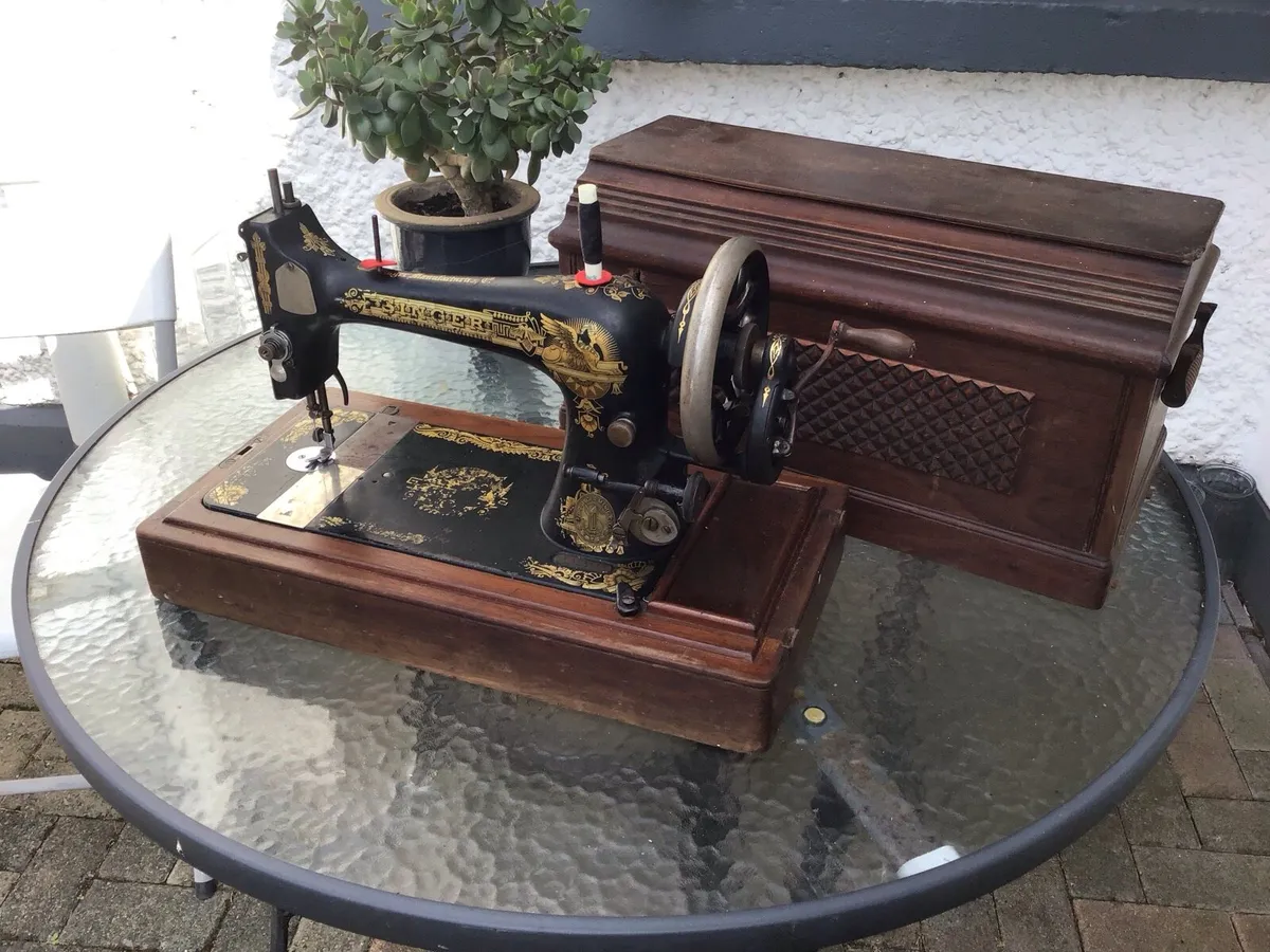Vintage Singer Sewing Machine - Image 2