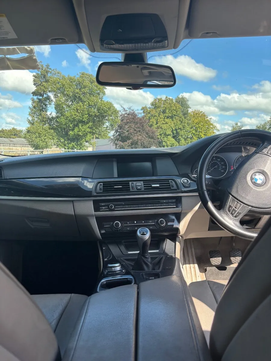 BMW 5 Series Car - Image 4