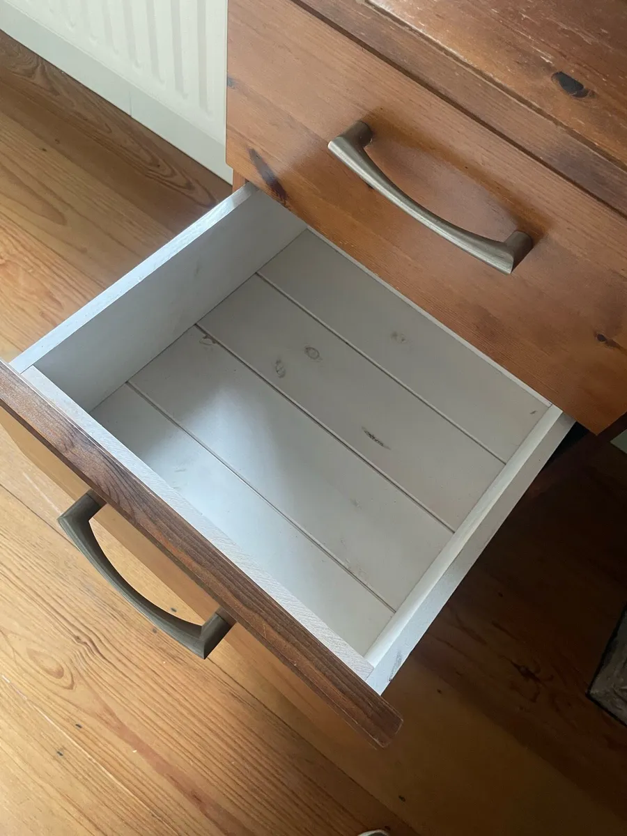 Bedroom lockers - Image 2