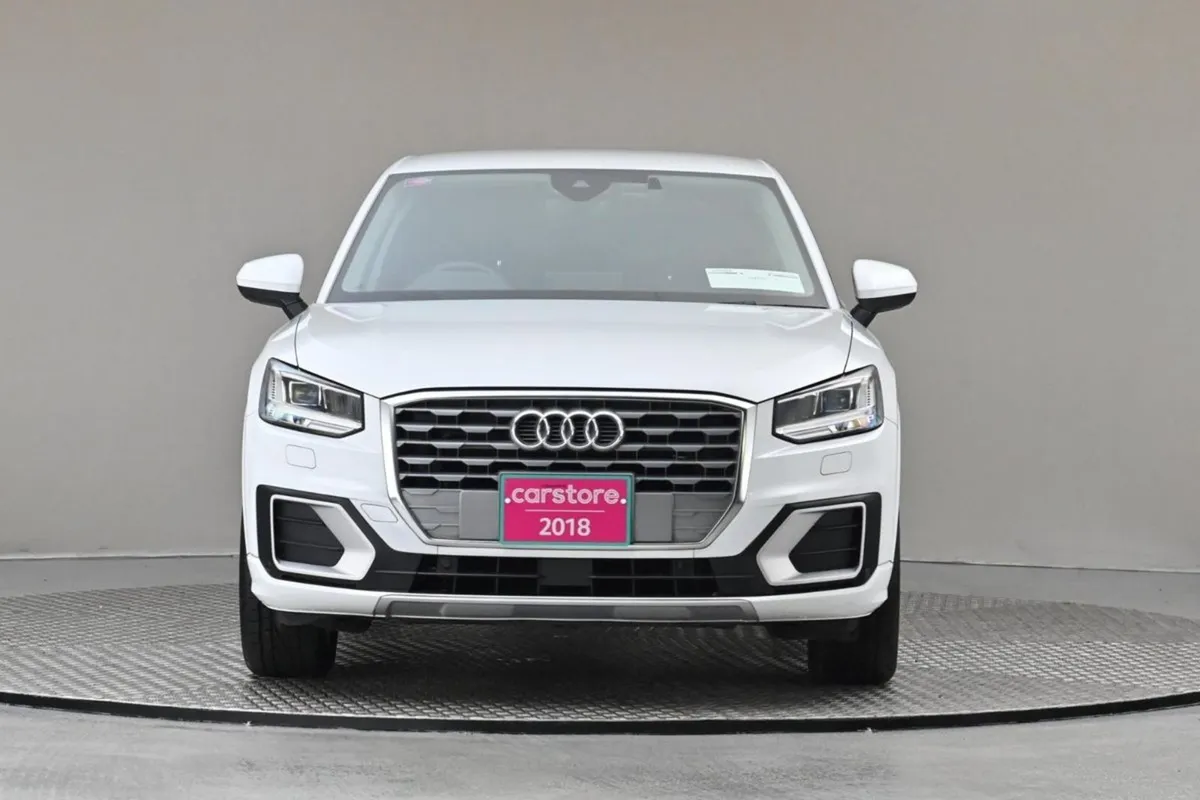 Audi Q2 1.0 Tfsi S-tronic 115BHP  reverse Cam par - Image 2