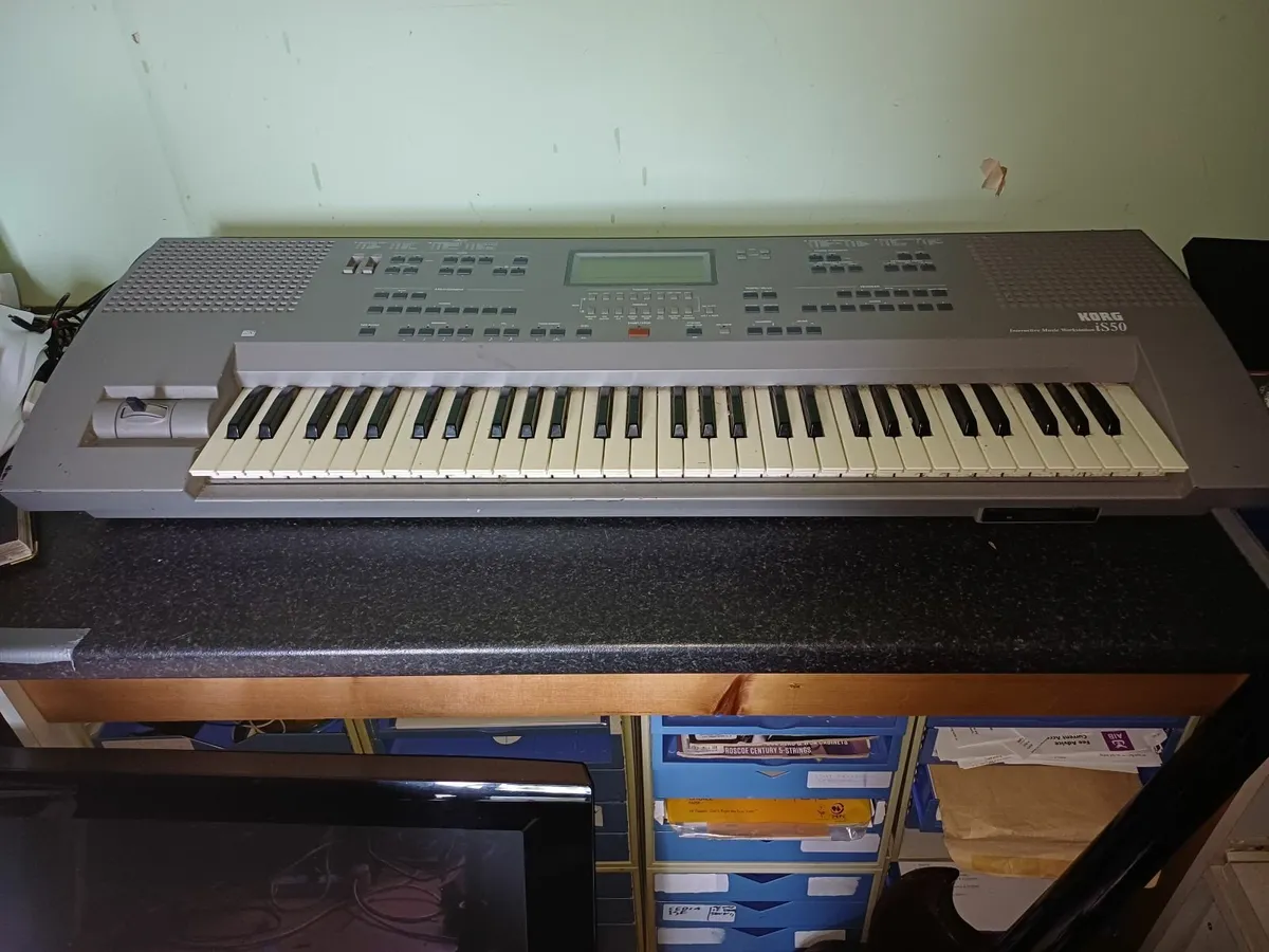 musical instrument  Korg is 50 synthsesier work st - Image 1