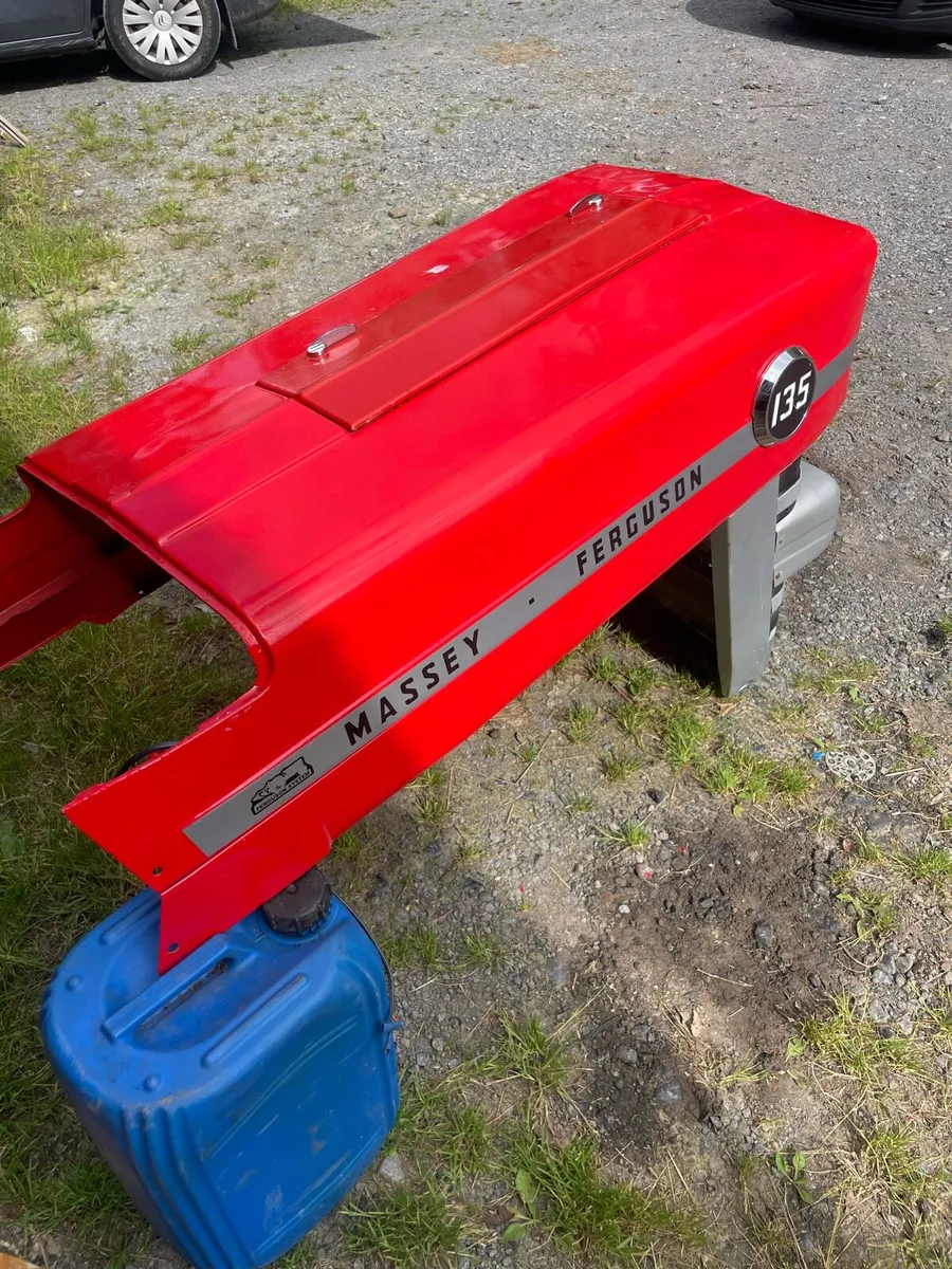Bonnet for massy Ferguson 135 - Image 1