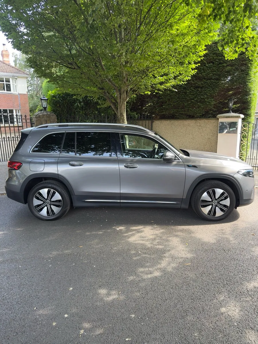 Mercedes EQB(7 seats) - Image 2