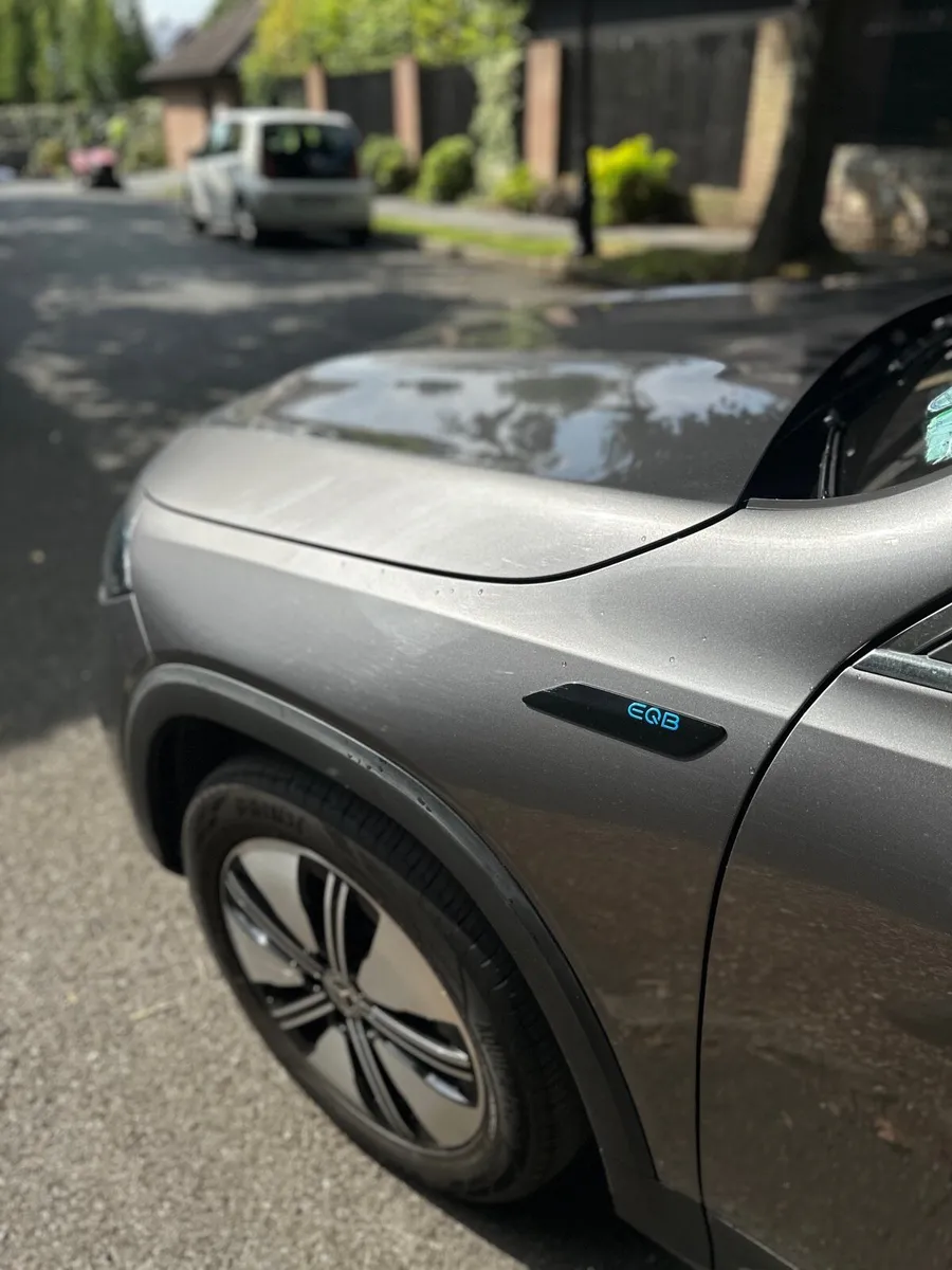 Mercedes EQB(7 seats) - Image 4
