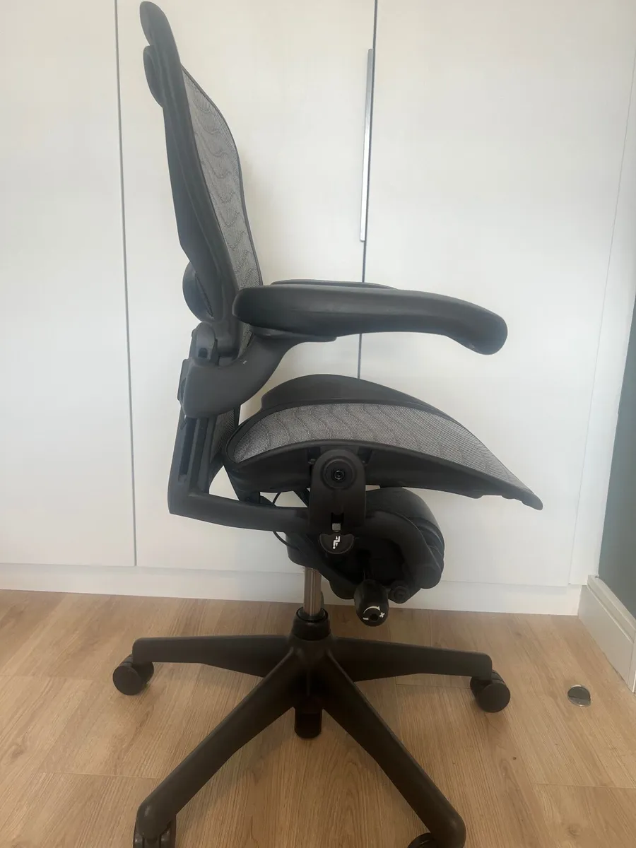 New Generation Herman Miller Aeron Chair (Size B) - Image 2