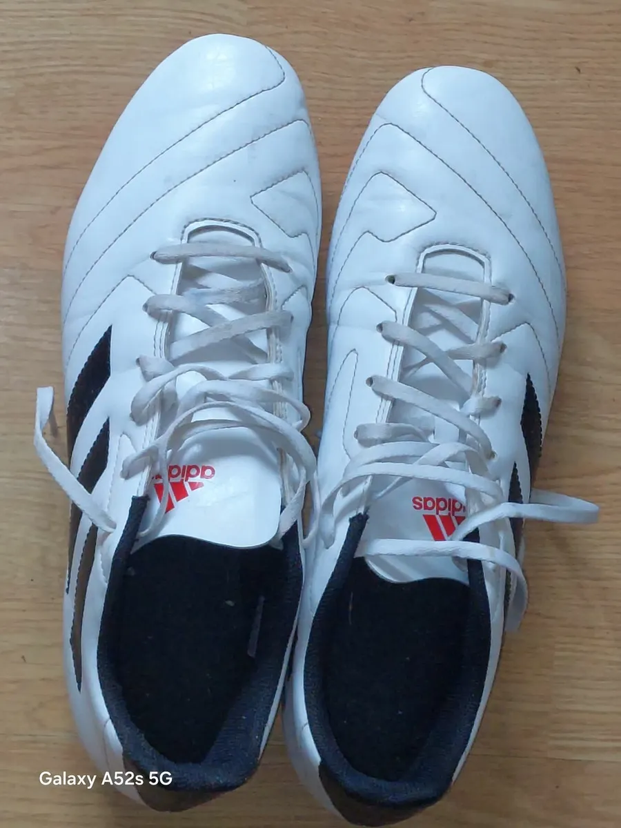 Mens Adidas goletto size 12 football boots - Image 1