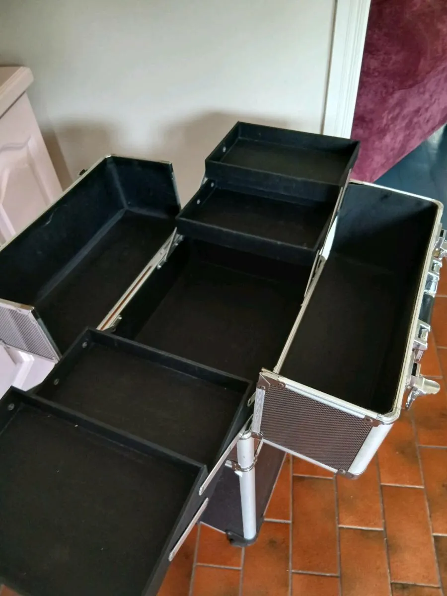 Portable vanity kart - Image 4