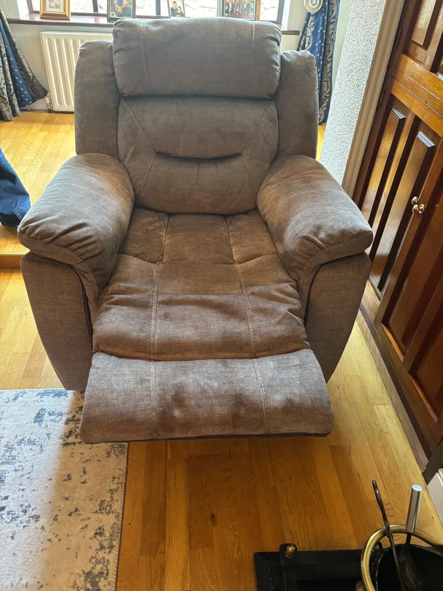 3 piece  suite - Image 3
