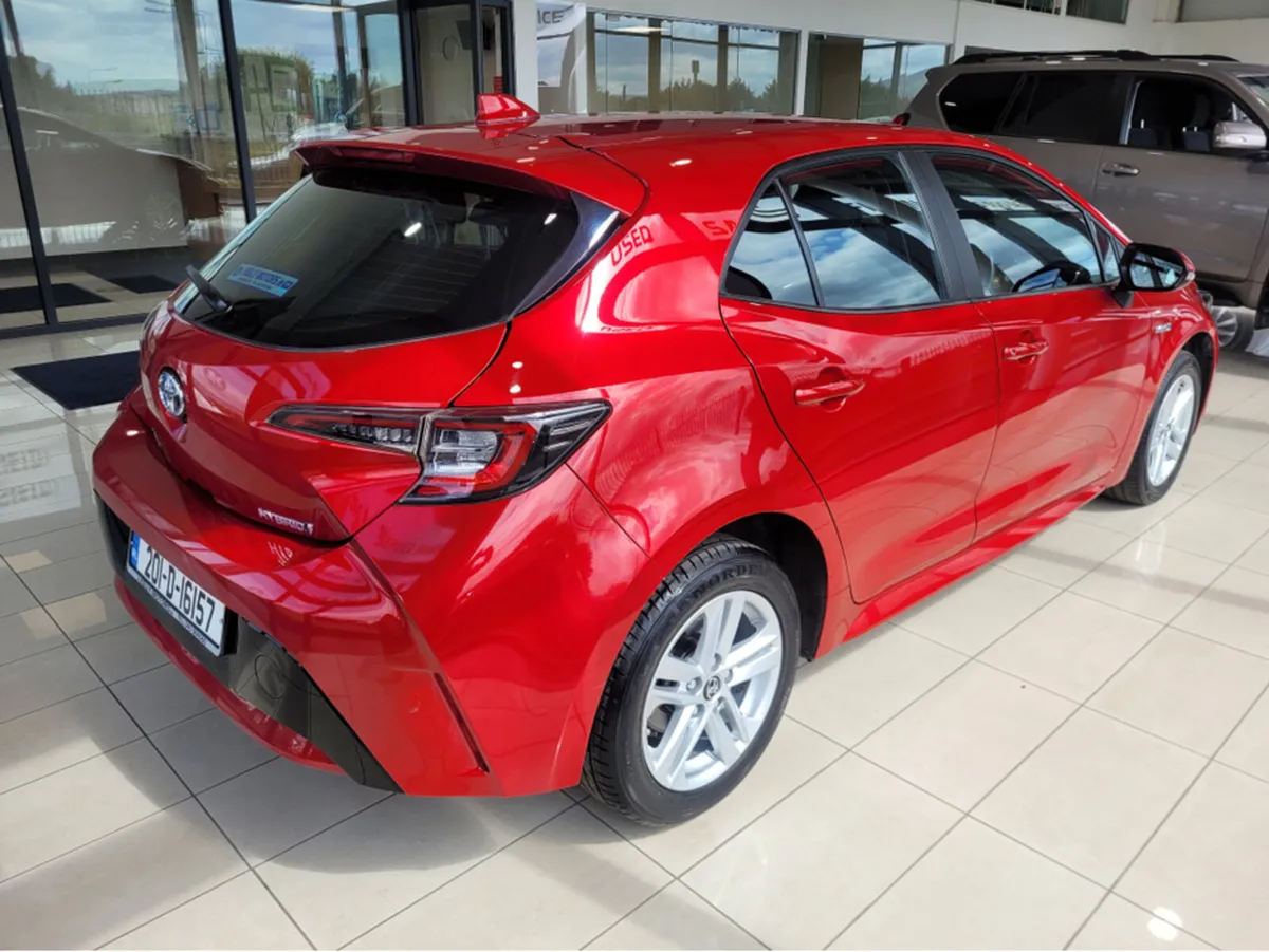 Toyota Corolla HYBRID LUNA H/B AUTO 4DR - Image 3