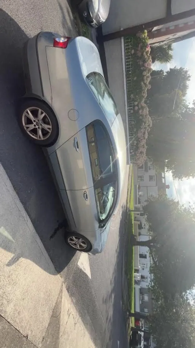 Volkswagen Passat 2010 - Image 4