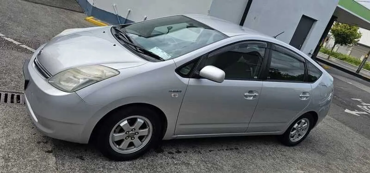 2009 automatic Toyota Prius 1.5 NCT 03/26 - Image 1