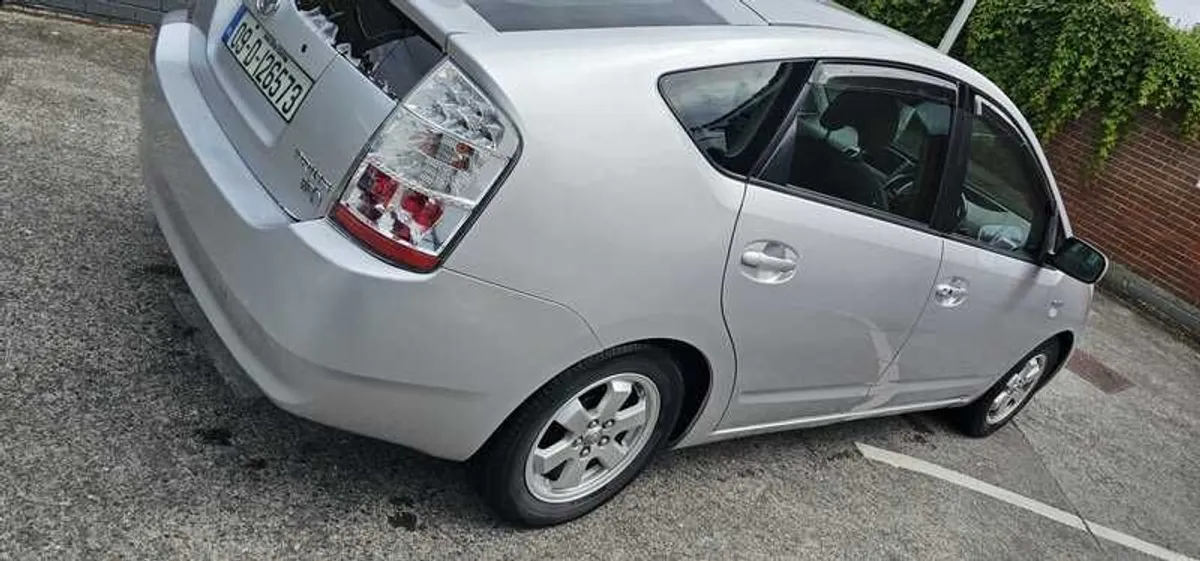 2009 automatic Toyota Prius 1.5 NCT 03/26 - Image 4