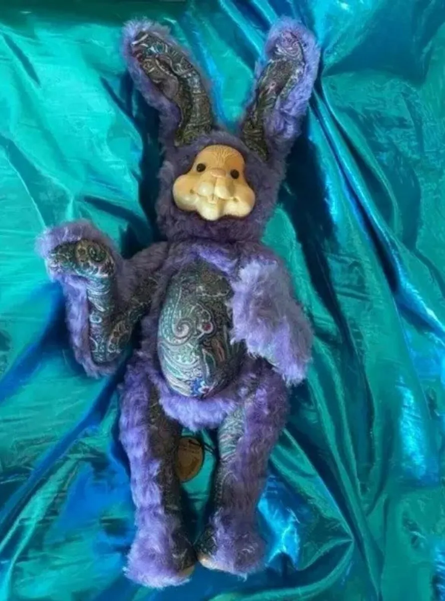 Robert Raikes Collectibles “PAISLEY” Rabbit - Image 4