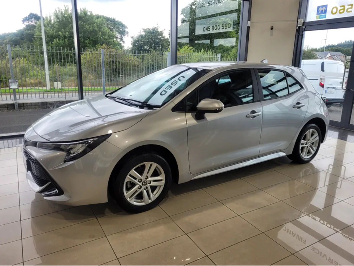 Toyota Corolla LUNA H/B 4DR AUTO HYBRID - Image 1