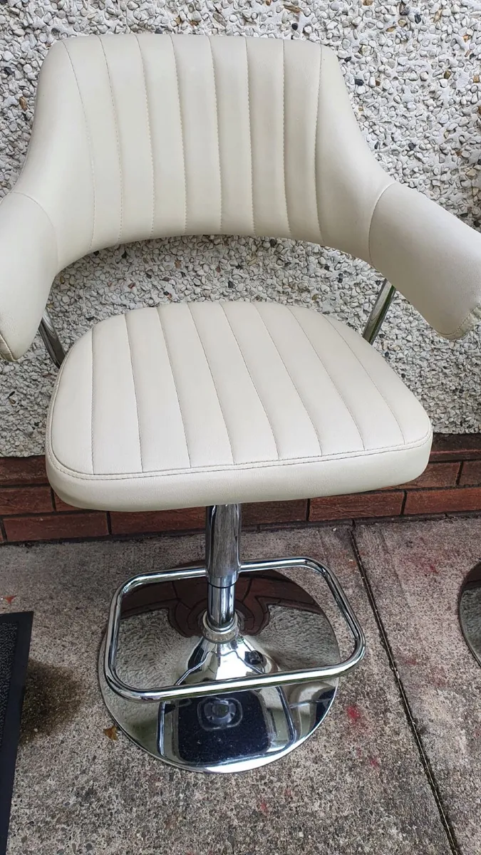 2 Cream and chrome breakfast bar stools - Image 2