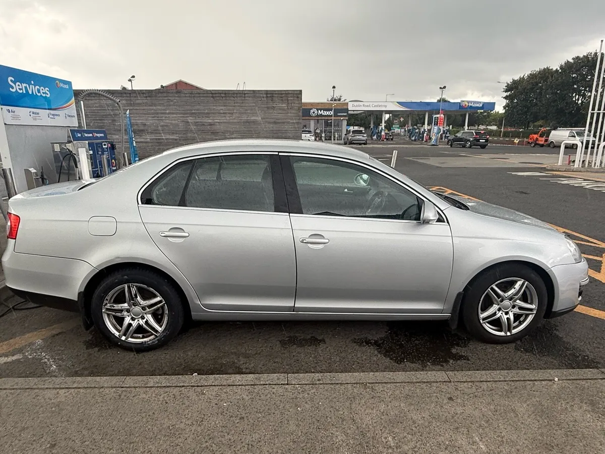 2010 MK5 VW Jetta - Image 4
