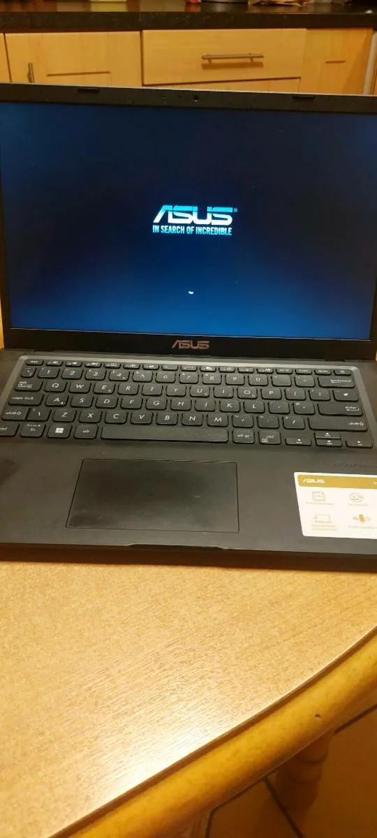 Laptop - Image 3