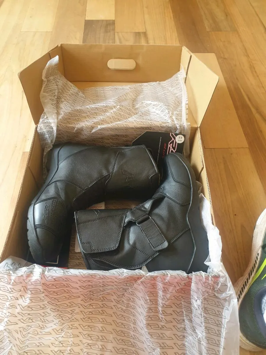Motorbike boots - Image 2