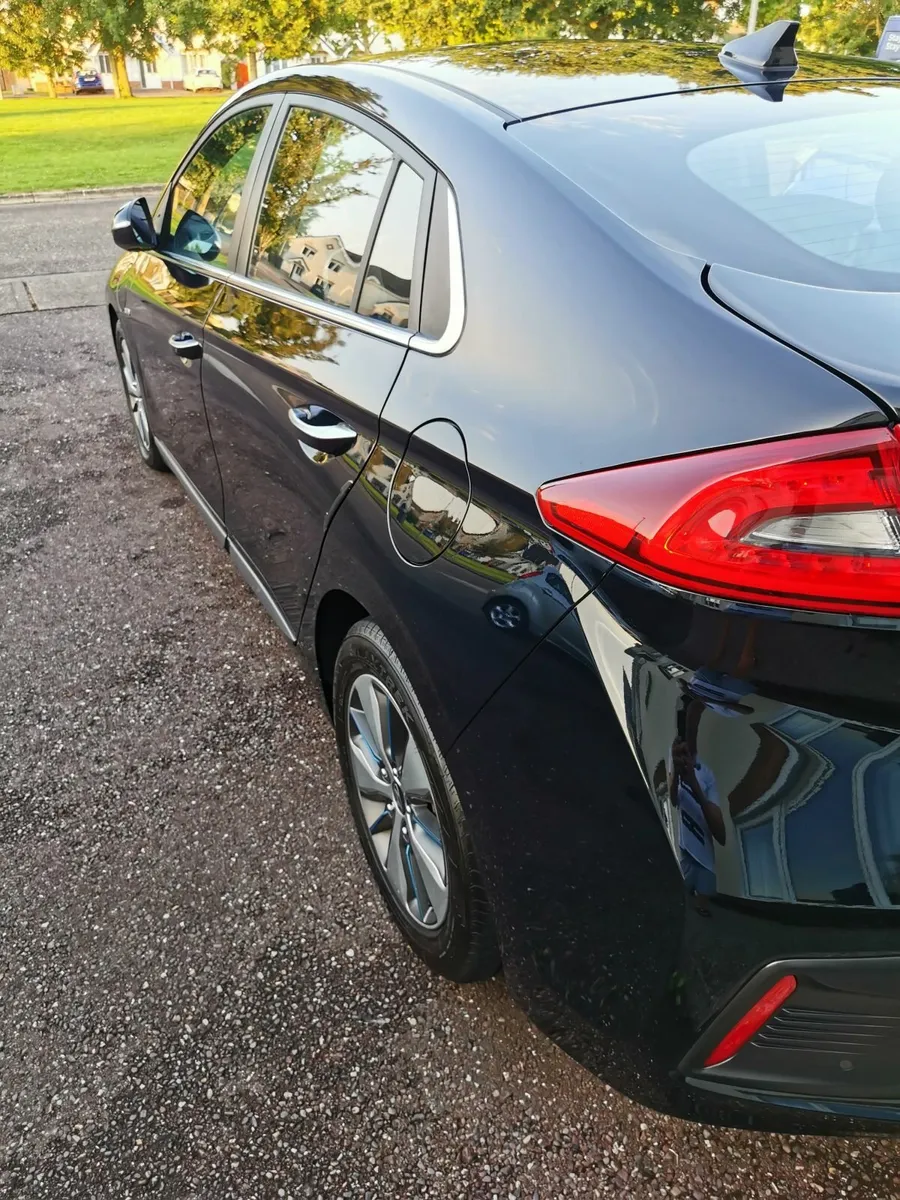 Hyundai IONIQ PLUG IN HYBRID RARE MODEL!LOW MILES! - Image 1