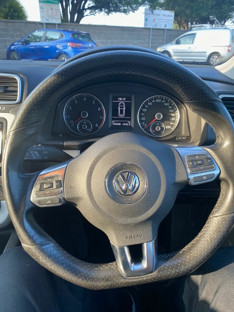 Volkswagen Scirocco 2010 - Image 4