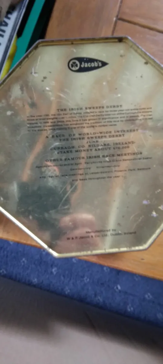Biscuit tin - Image 2