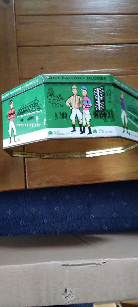 Biscuit tin - Image 3