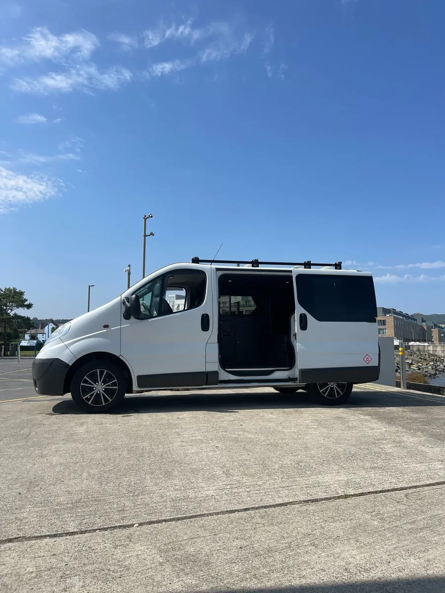 Camper van - Image 4