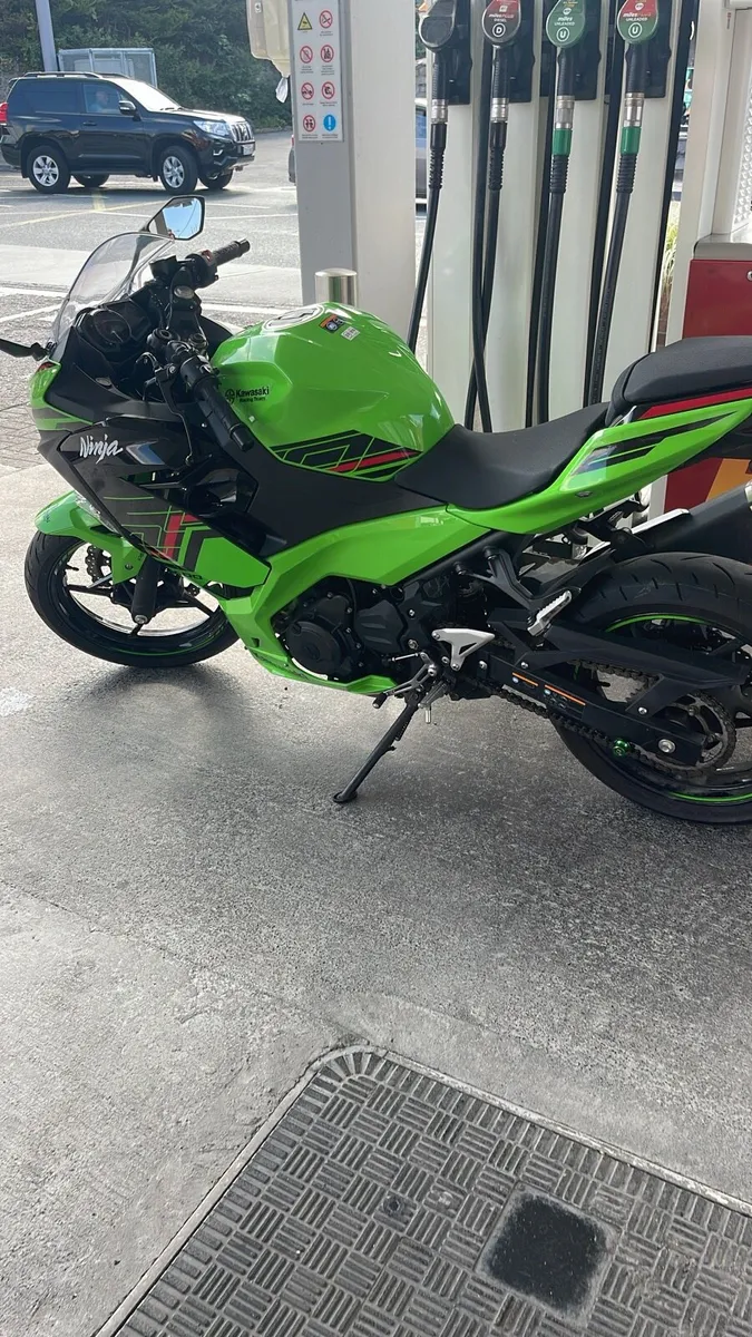 Kawasaki Ninja 400 - Image 2