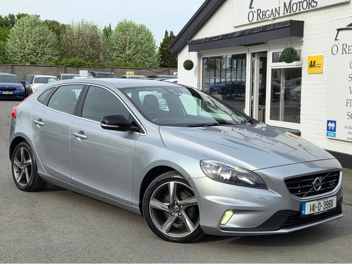 Volvo V40 1.6 D2 R-DESIGN NAV 115BHP - Image 1