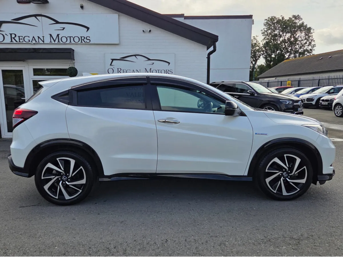 Honda Vezel 1.5 HYBRID RS SENSING EDITION***NOW SO - Image 2