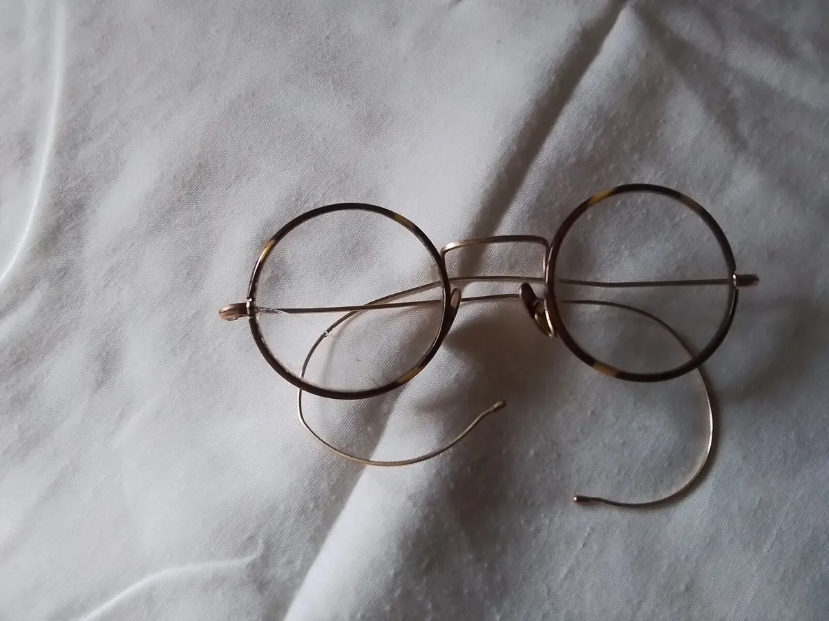 Spectacles - Image 1