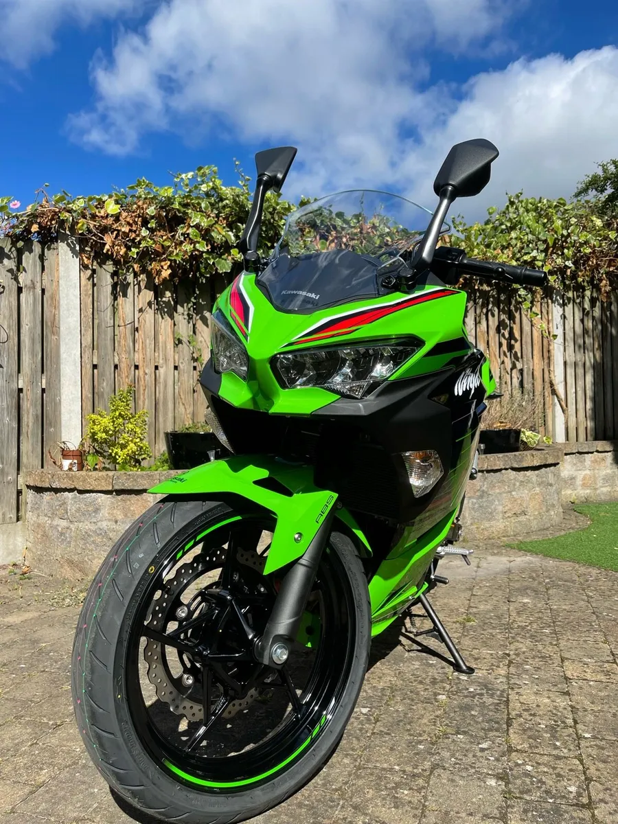 Kawasaki Ninja 400 - Image 1
