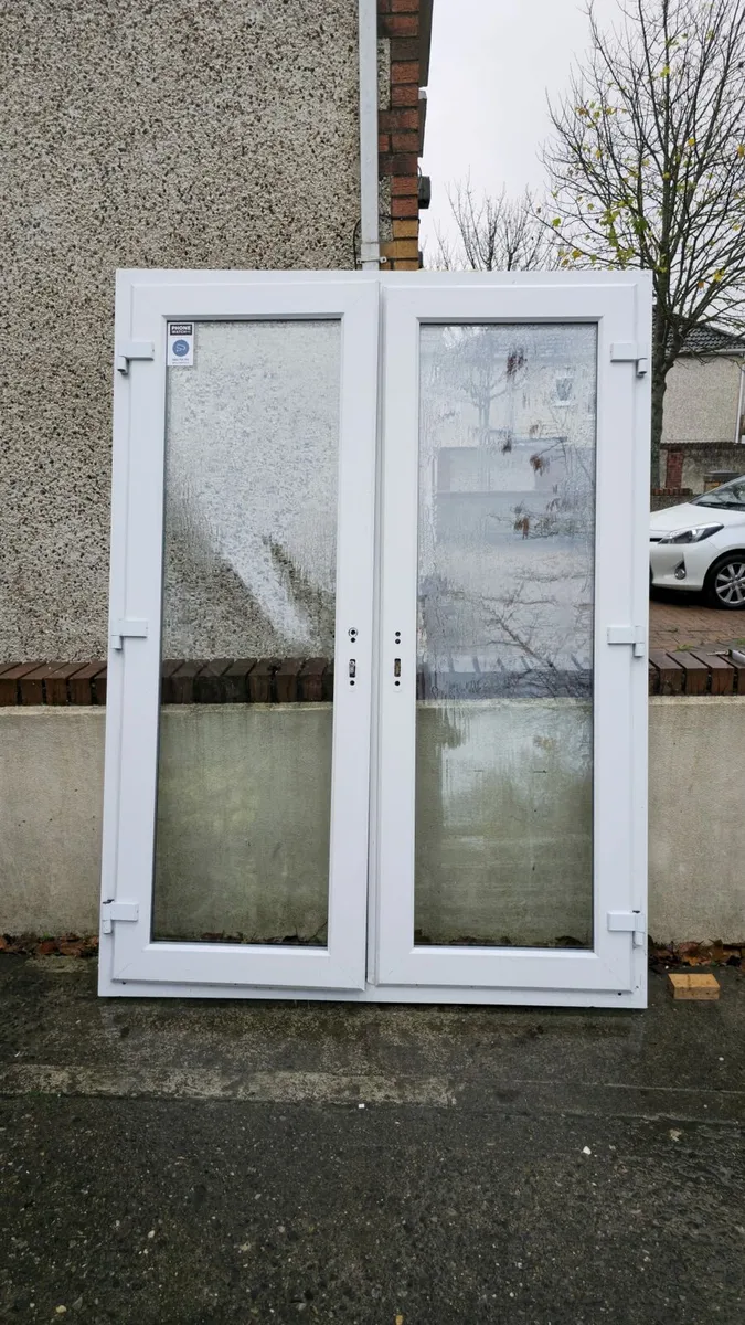 Double patio doors - Image 1
