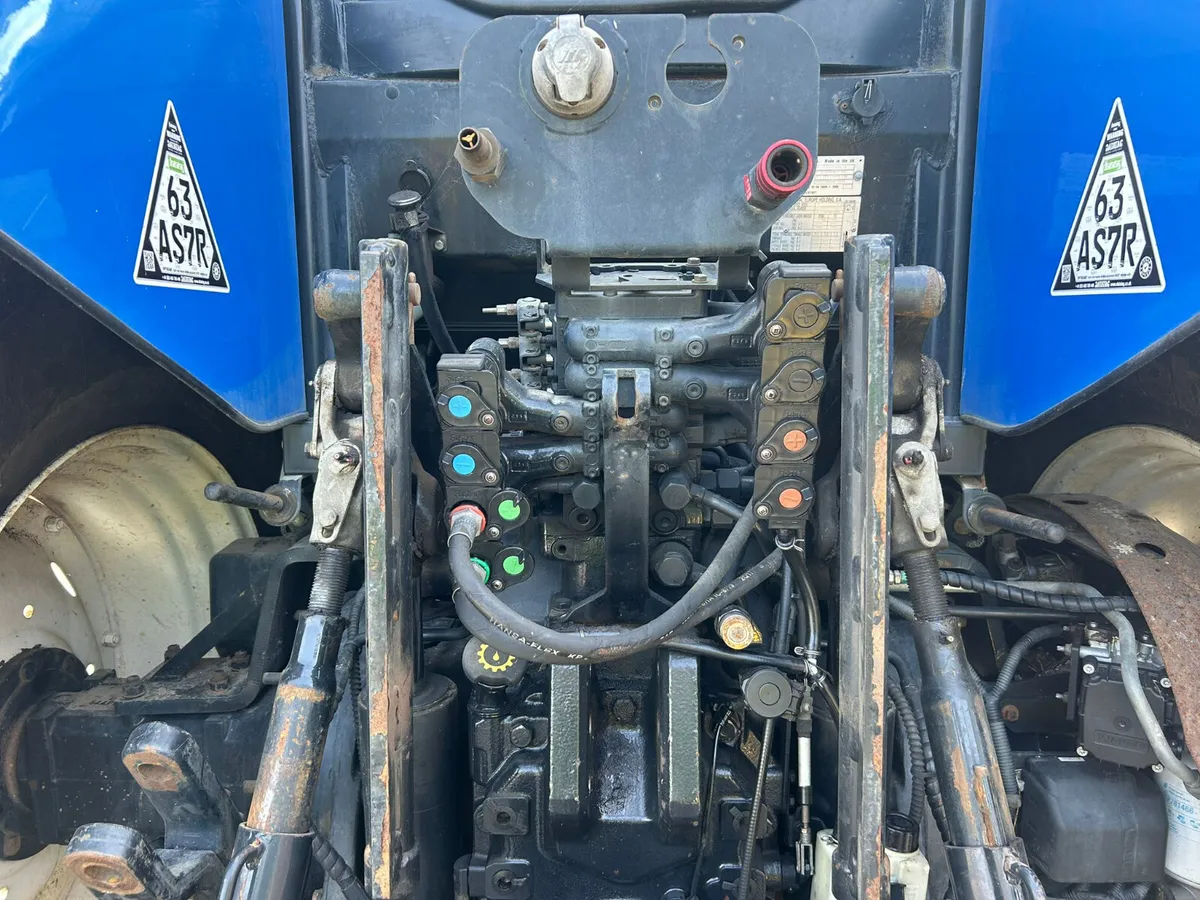 2018 New Holland T7.190 + Loader - Image 3