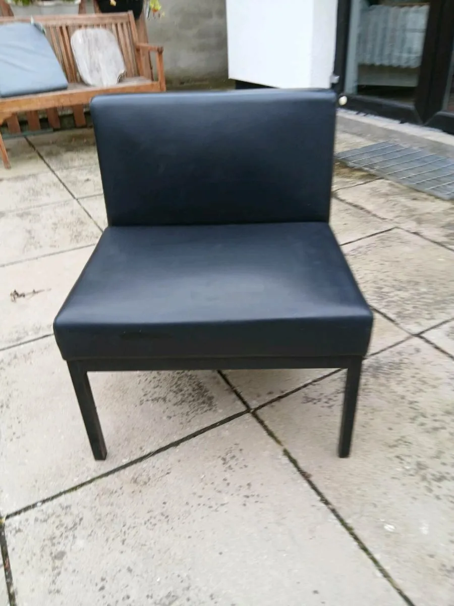 "Moneo vickers" lounge chair. - Image 1
