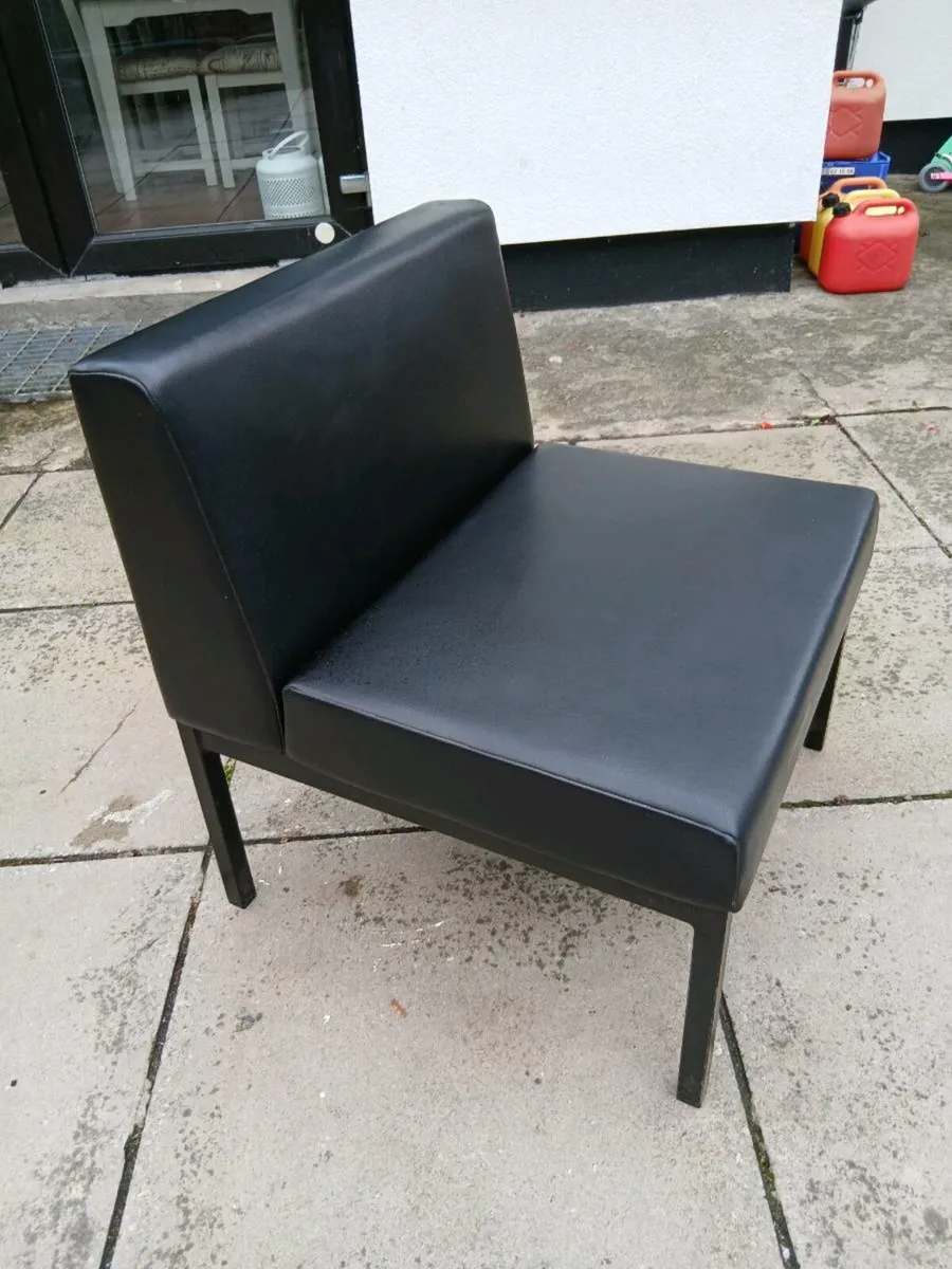 "Moneo vickers" lounge chair. - Image 2