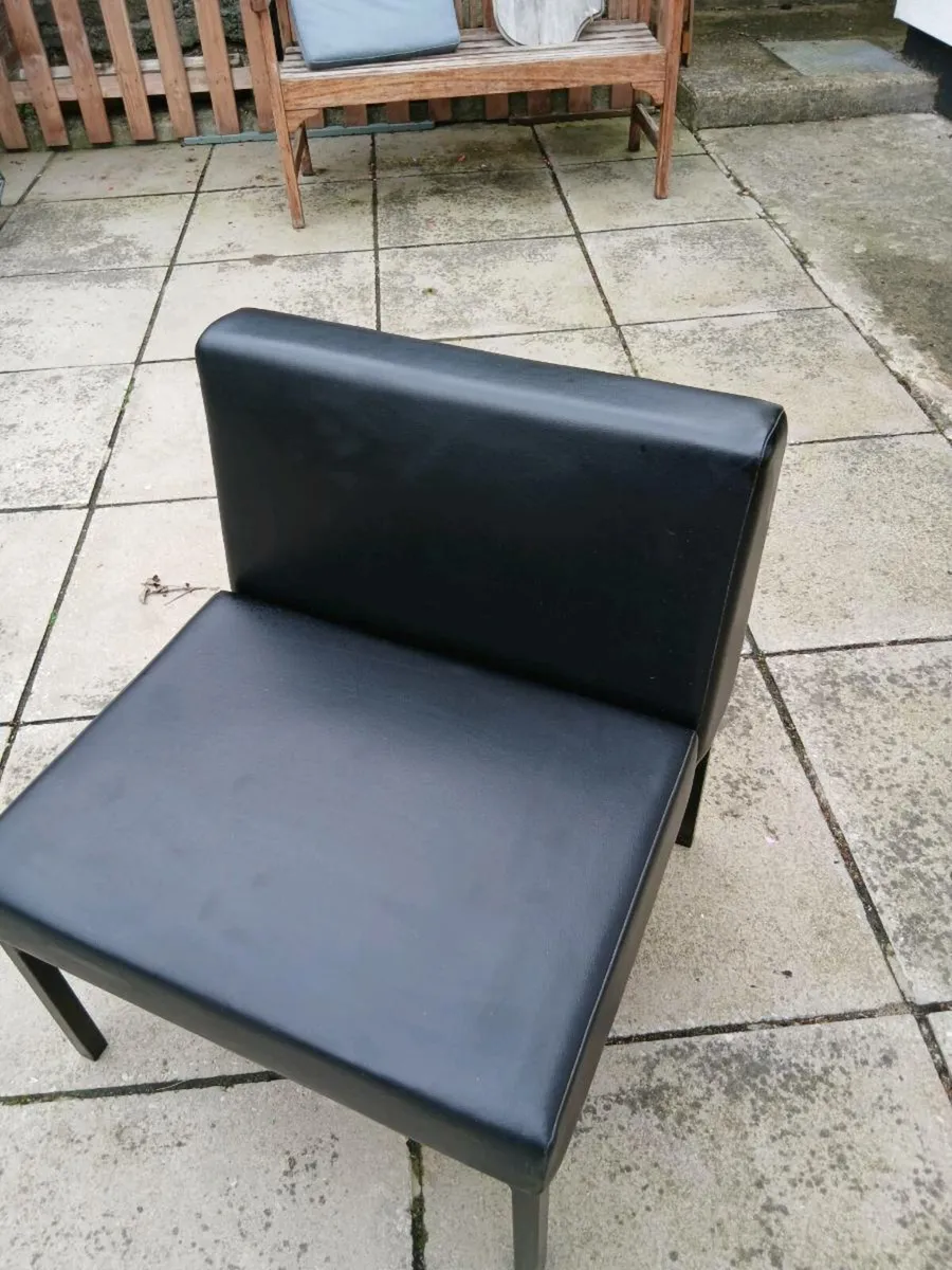"Moneo vickers" lounge chair. - Image 4