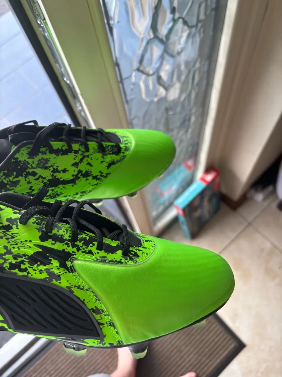 Football boots - Image 2
