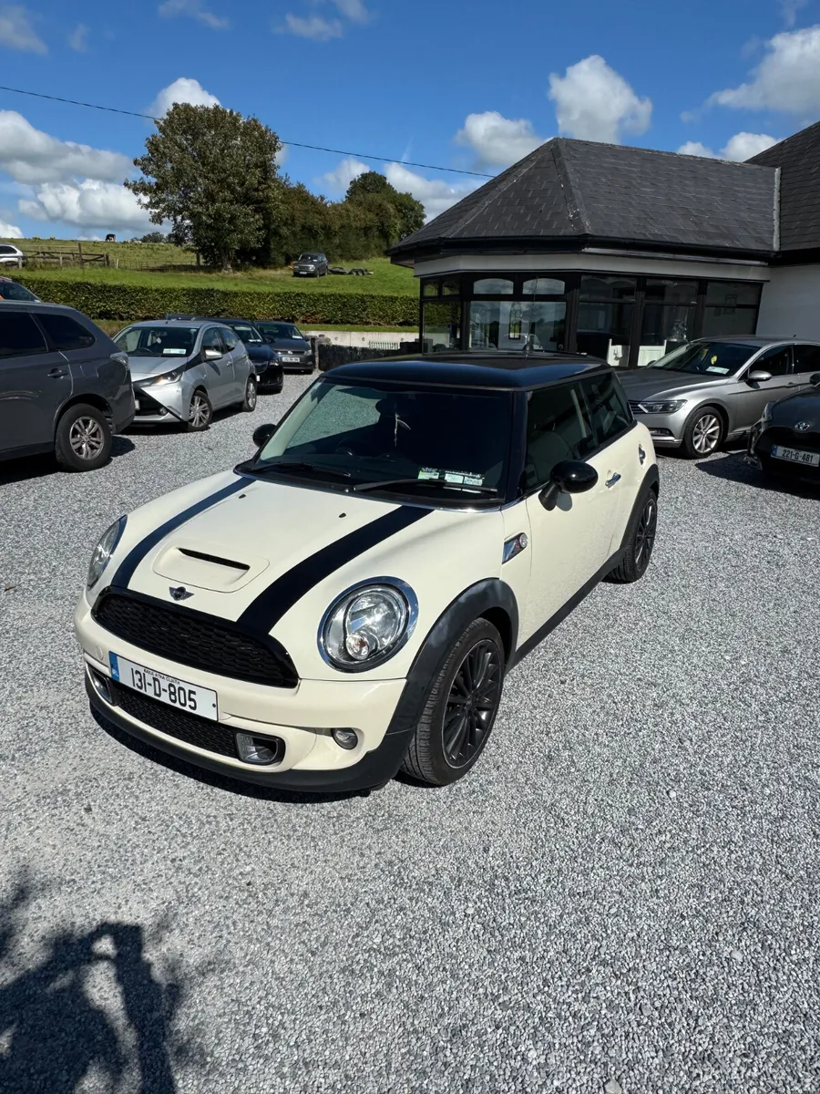 Mini Cooper SD 2013 very low km 2 litre diesel - Image 1