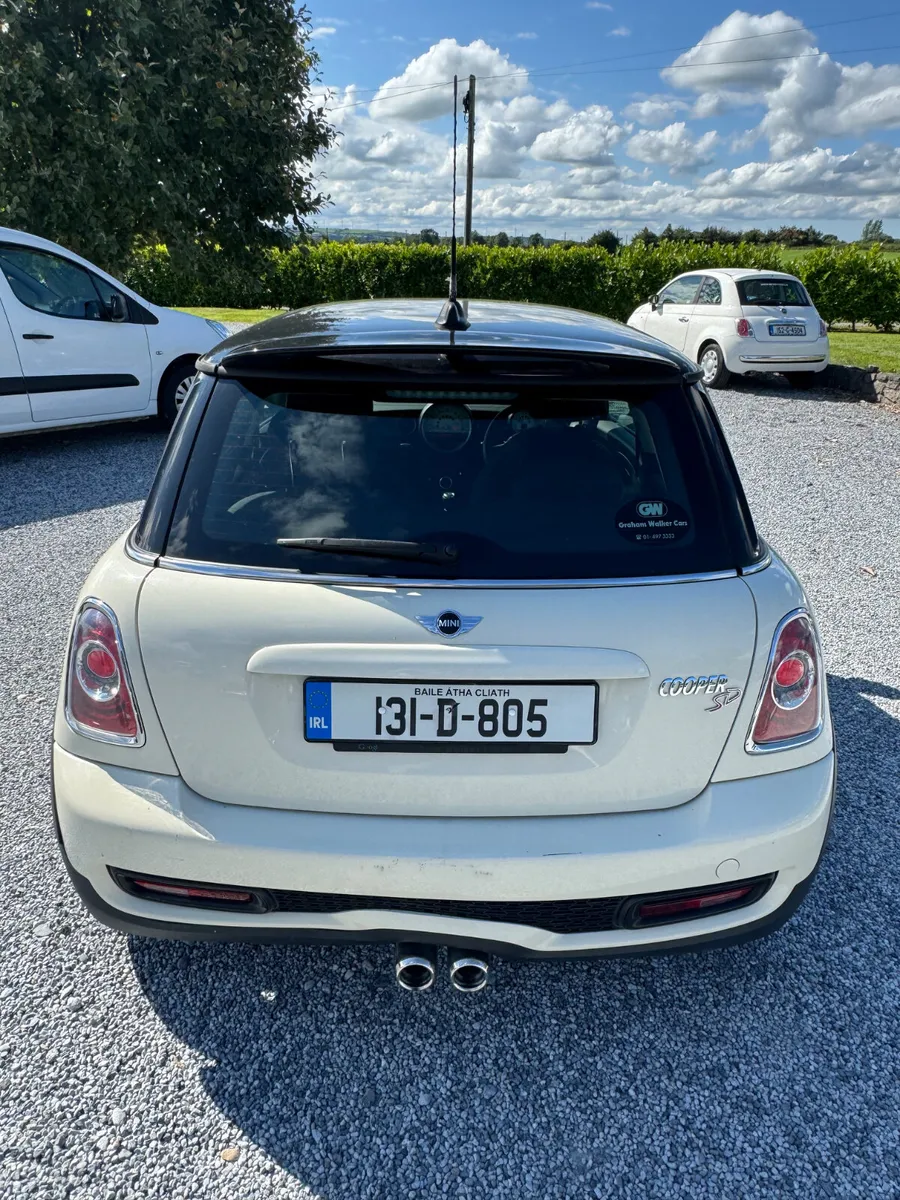 Mini Cooper SD 2013 very low km 2 litre diesel - Image 4