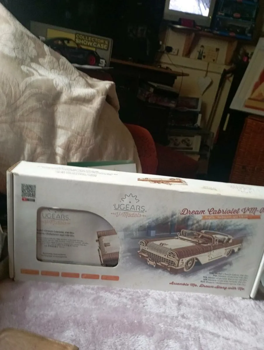 UGEARS DREAM CABRIOLET 3D PUZZLE MODLE KIT - Image 2