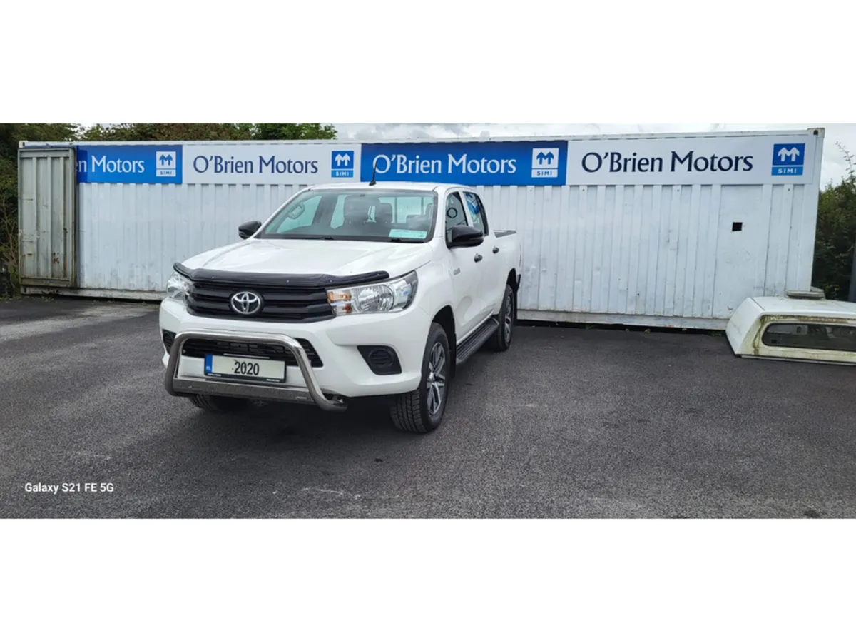 Toyota Hilux ACTIVE PLUS D-4D 4WD DCB - Image 3