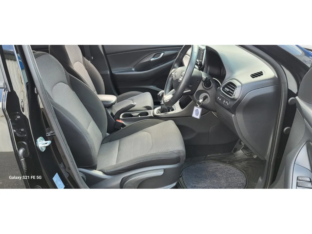 Hyundai i30 I 30 DELUXE 5DR - Image 4