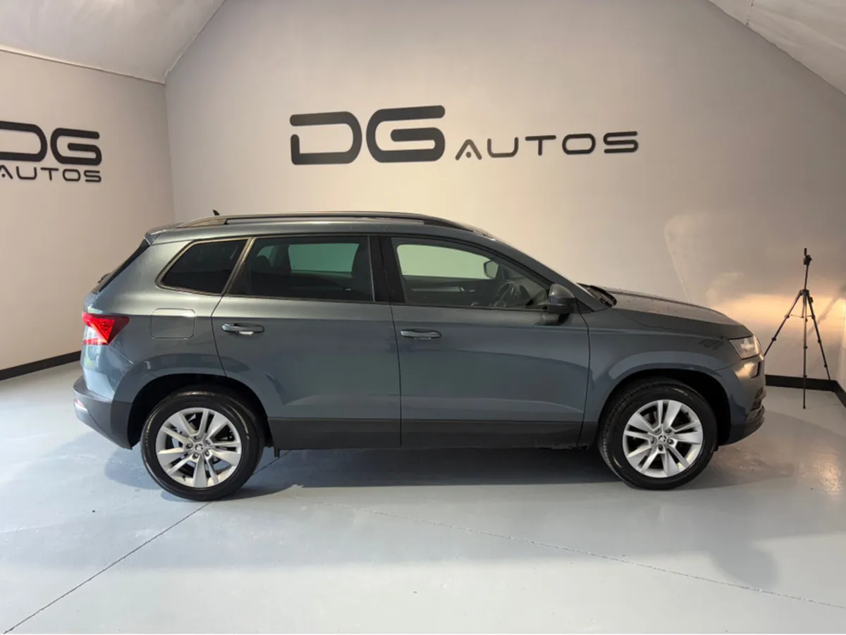 Skoda Karoq 1.5 TSI SE TECH 150PS 5DR - Image 3