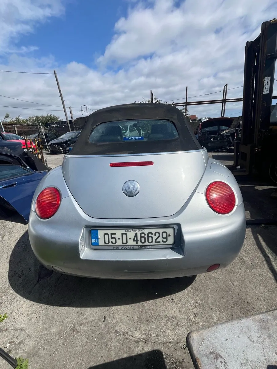 Volkswagen Beetle 2005 - Image 2