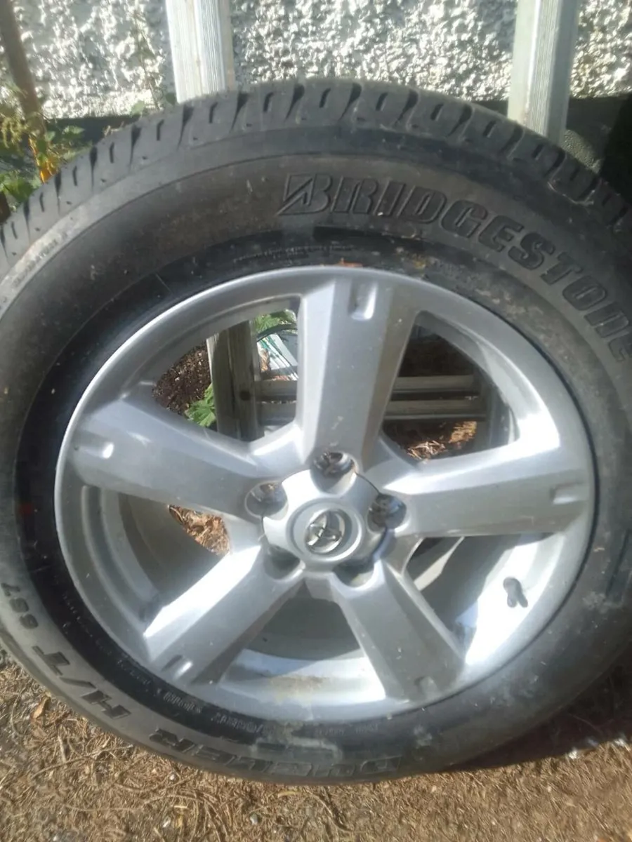 Toyota 17' alloy wheel new Bridgestone tyre - Image 2